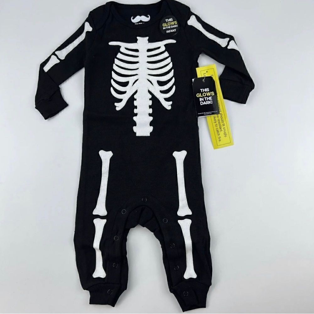 Halloween Skeleton Pajamas for baby, Size 9 m, Snug And Cozy Fit, Costume Glows